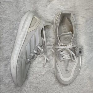 Adidas Pureboost 5 Women’s Size 10 White Athletic Shoes Running Sneakers ID3619